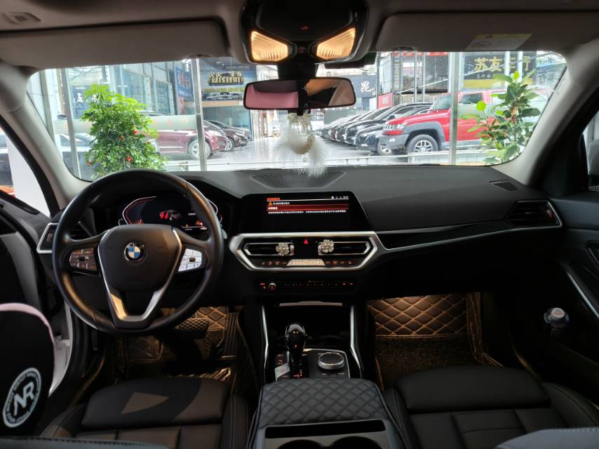 BMW 3 Series 2021 car image #6