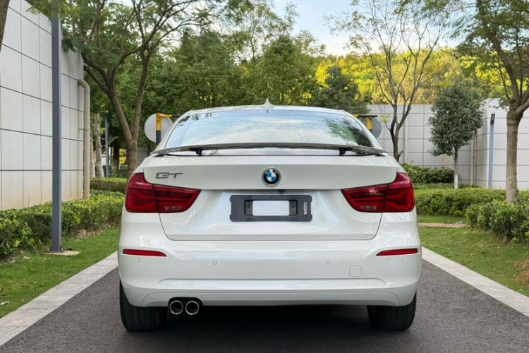 BMW 3 Series GT 2018 car image #3