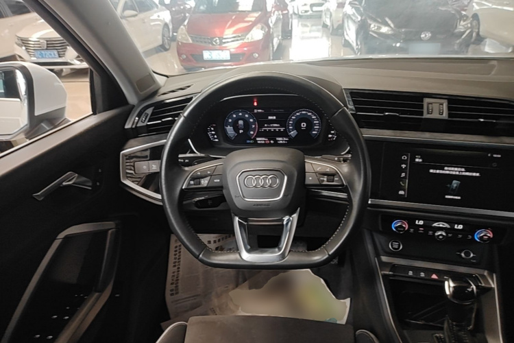 Audi Q3 2020 #11 Audi Q3 2020 car image #11