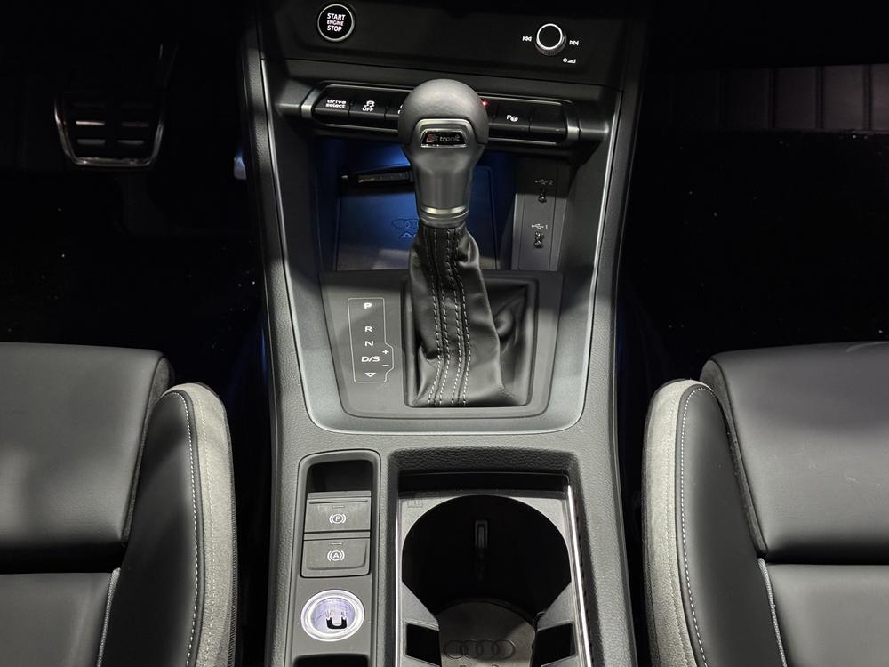 Audi Q3 2023 immagine di auto #17