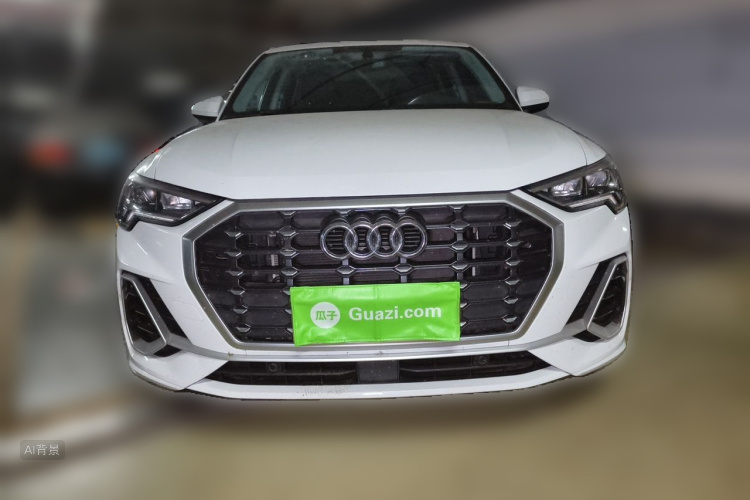 Audi Q3 2023 car image #3