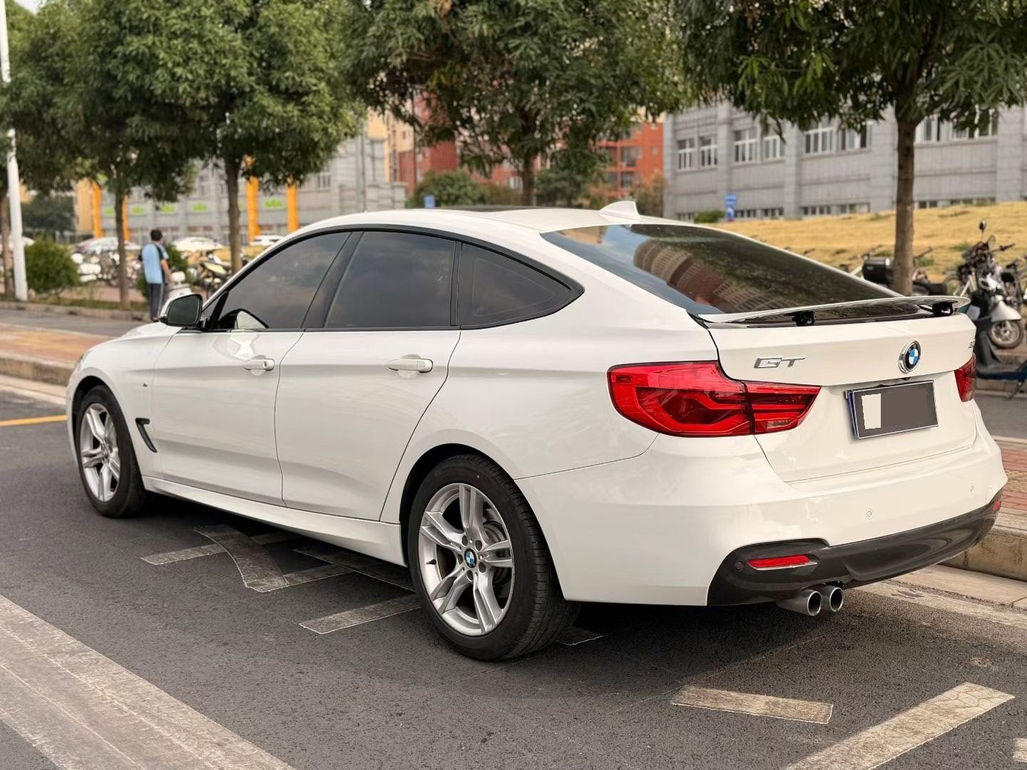 BMW 3 Series GT 2018 #5 BMW 3 Series GT 2018 car image #5
