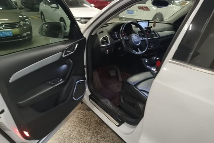 Audi Q3 2015 #18 Audi Q3 2015 car image #18