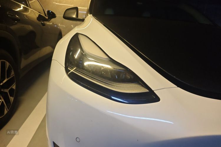 Tesla Model Y 2023 car image #8