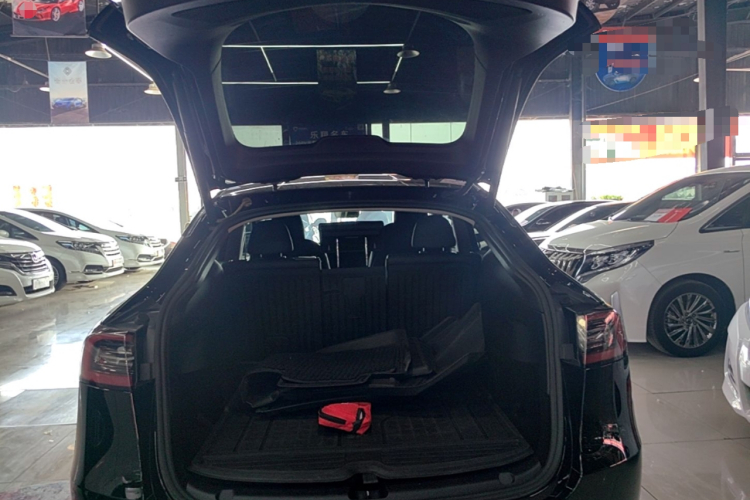 Tesla Model Y 2022 car image #19