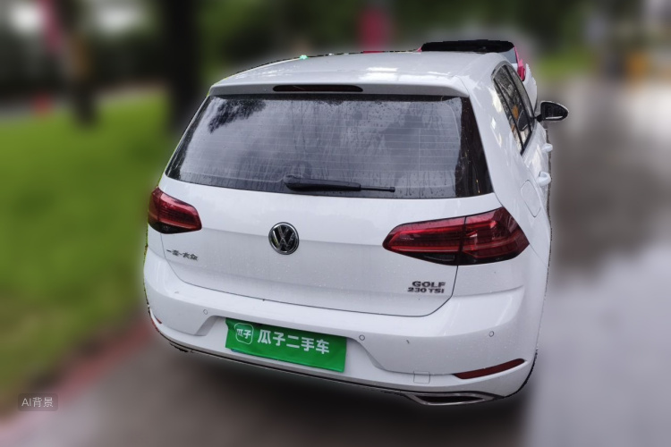 Volkswagen Golf 2018 car image #6