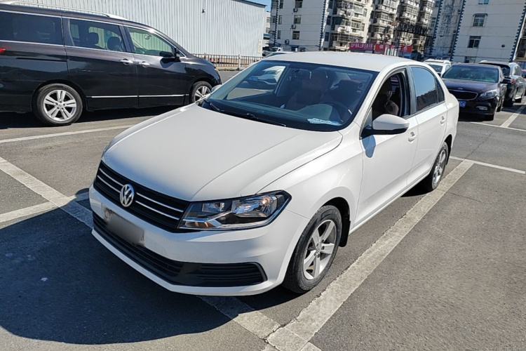 Volkswagen Santana 2017 car image #2