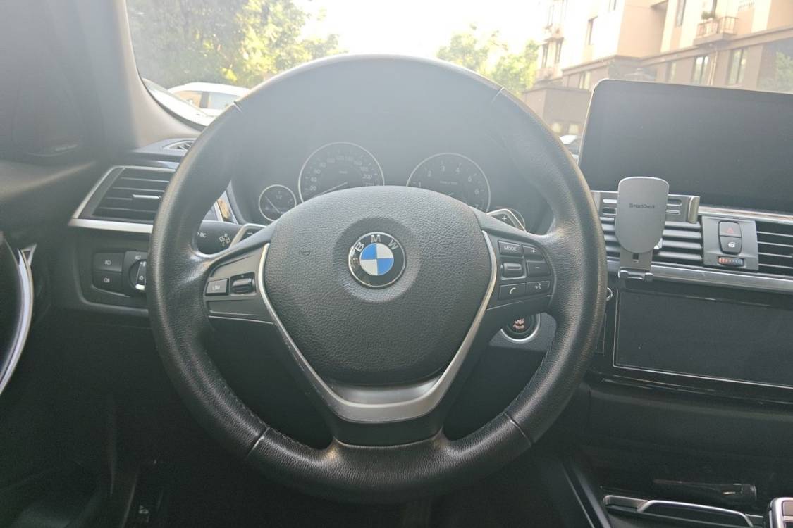 BMW 3 Series 2017 imagem de carro #22