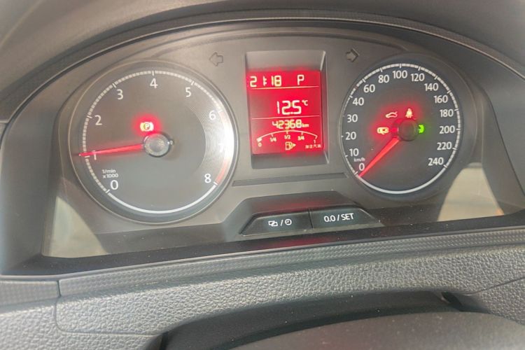 Volkswagen Santana 2018 car image #12