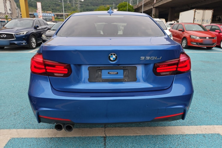 BMW 3 Series 2019 car image #6