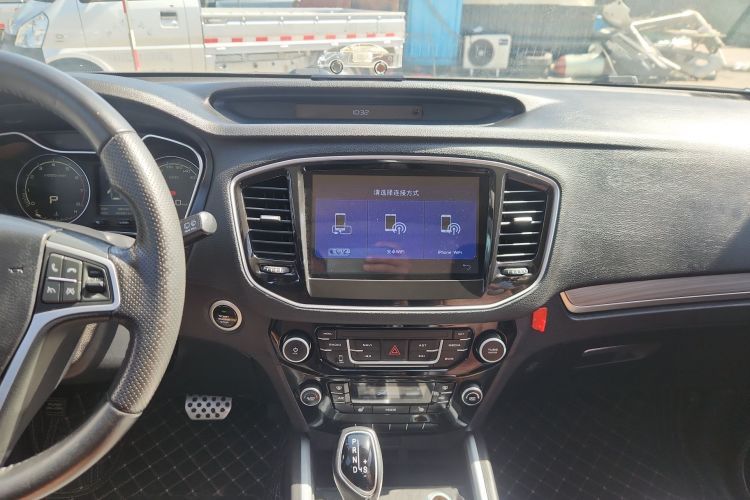 GEELY Vision X6 2018 immagine di auto #13