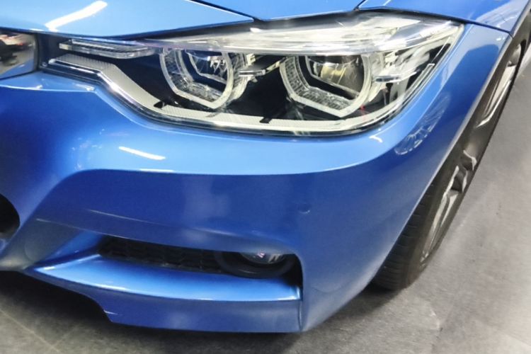 BMW 3 Series 2019 car image #23