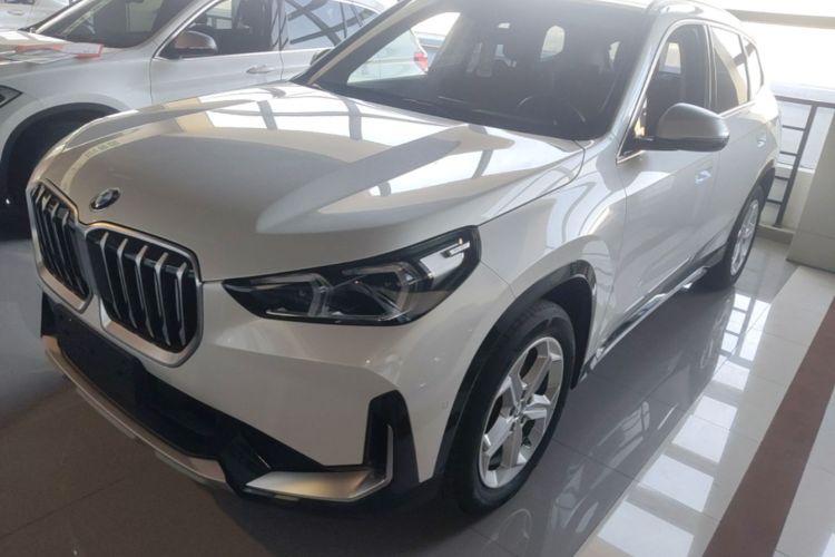 BMW X1 2023 car image #2
