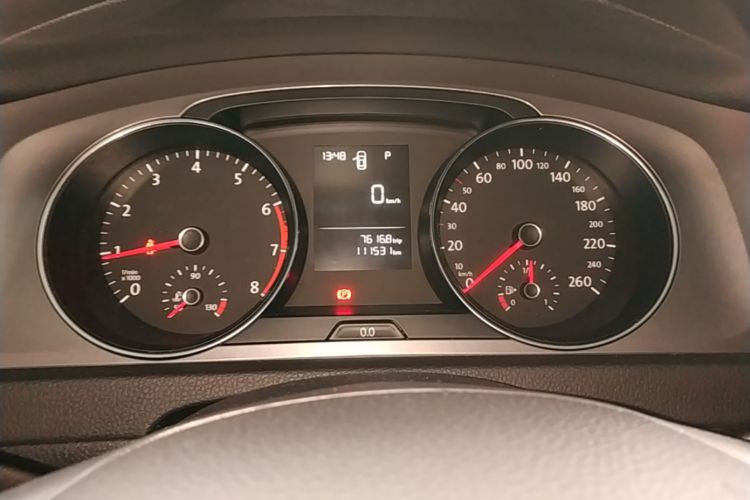 Volkswagen Golf 2015 car image #16