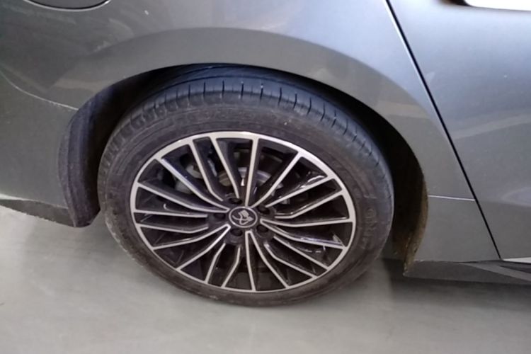 BYD Han 2023 car image #10