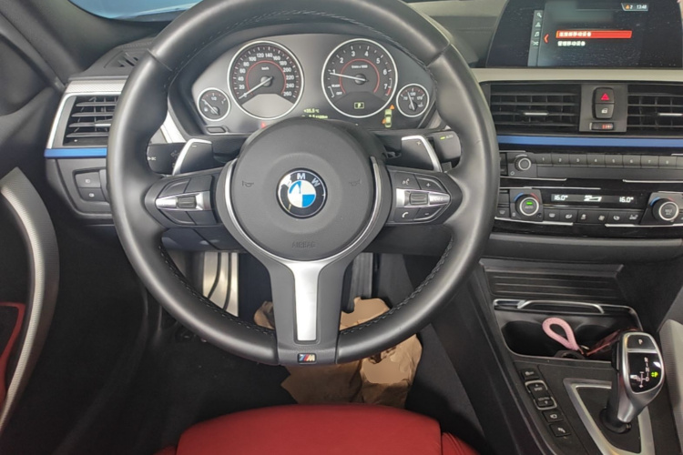 BMW 3 Series 2019 car image #11