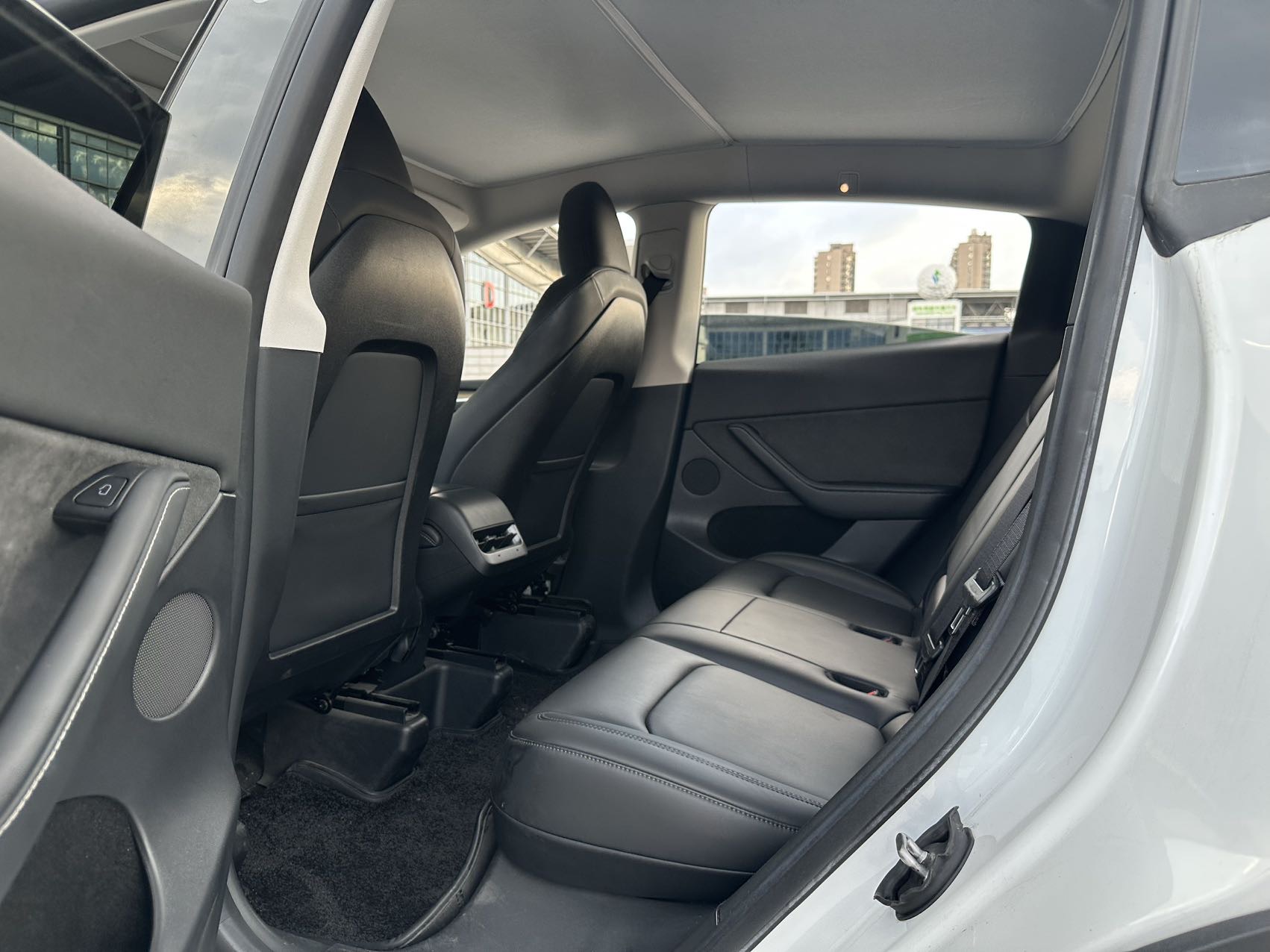 Tesla Model Y 2022 #21 Tesla Model Y 2022 car image #21