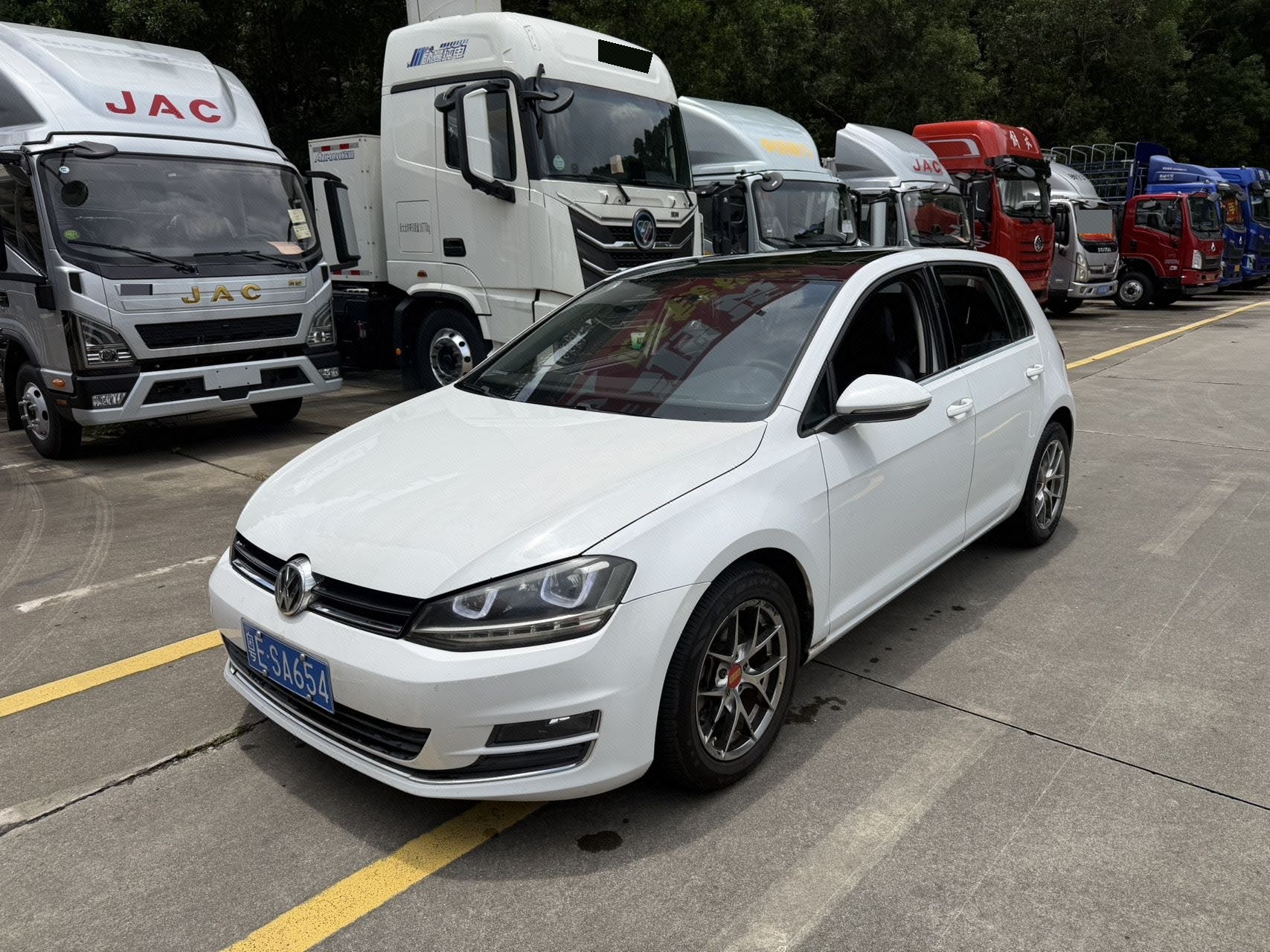 Volkswagen Golf 2014 Volkswagen Golf 2014 car image