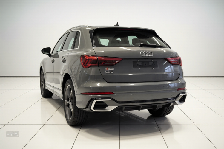 Audi Q3 2024 car image #5