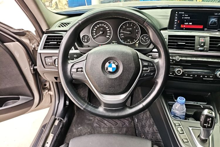 BMW 3 Series 2019 #11 BMW 3 Series 2019 car image #11