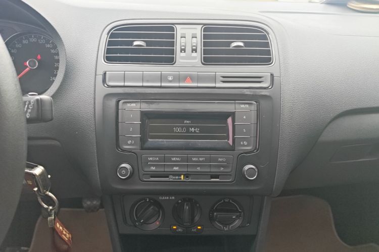 Volkswagen Polo 2017 #17 Volkswagen Polo 2017 car image #17