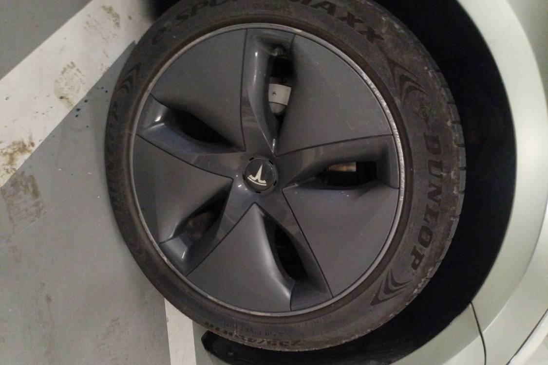 Tesla Model 3 2020 car image #9