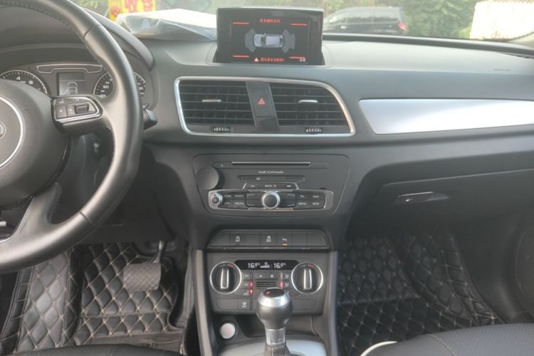Audi Q3 2019 #13 Audi Q3 2019 car image #13