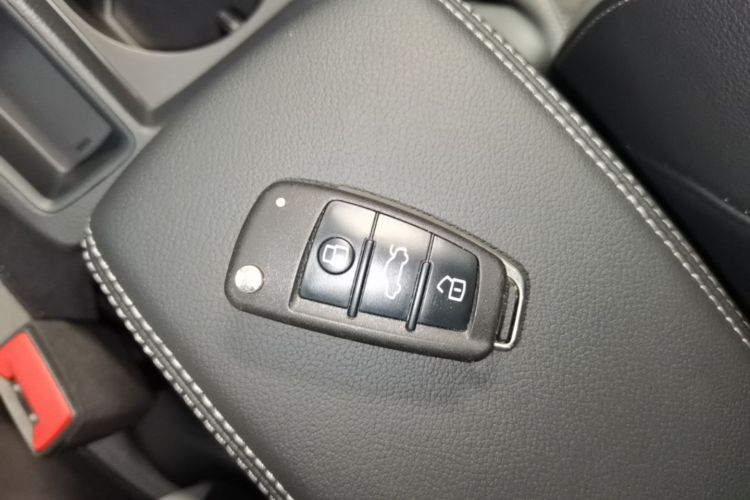 Audi Q3 2019 #9 Audi Q3 2019 car image #9
