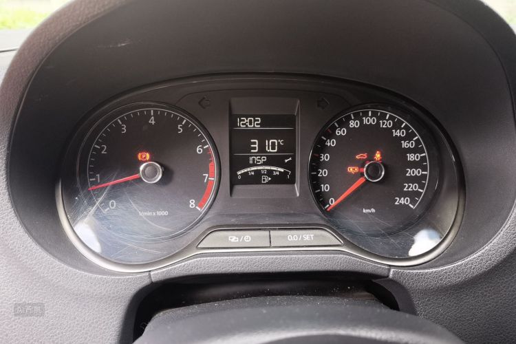 Volkswagen Polo 2015 car image #13