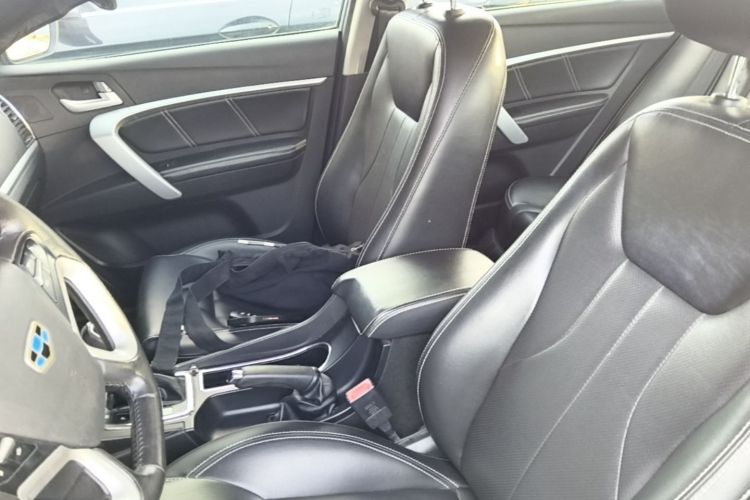 GEELY Emgrand 2016 car image #17