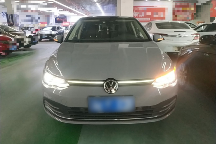 Volkswagen Golf 2021 car image #3