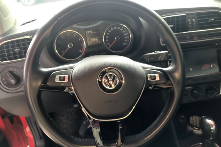 Volkswagen Polo 2016 #11 Volkswagen Polo 2016 car image #11