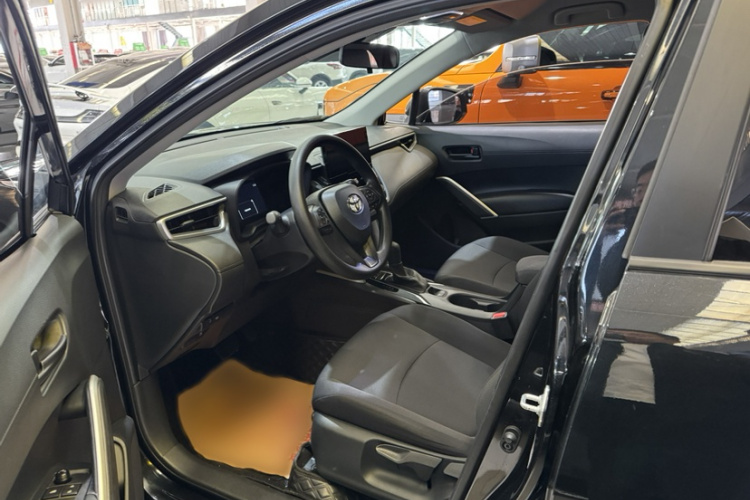 Toyota Corolla Cross 2024 immagine di auto #9
