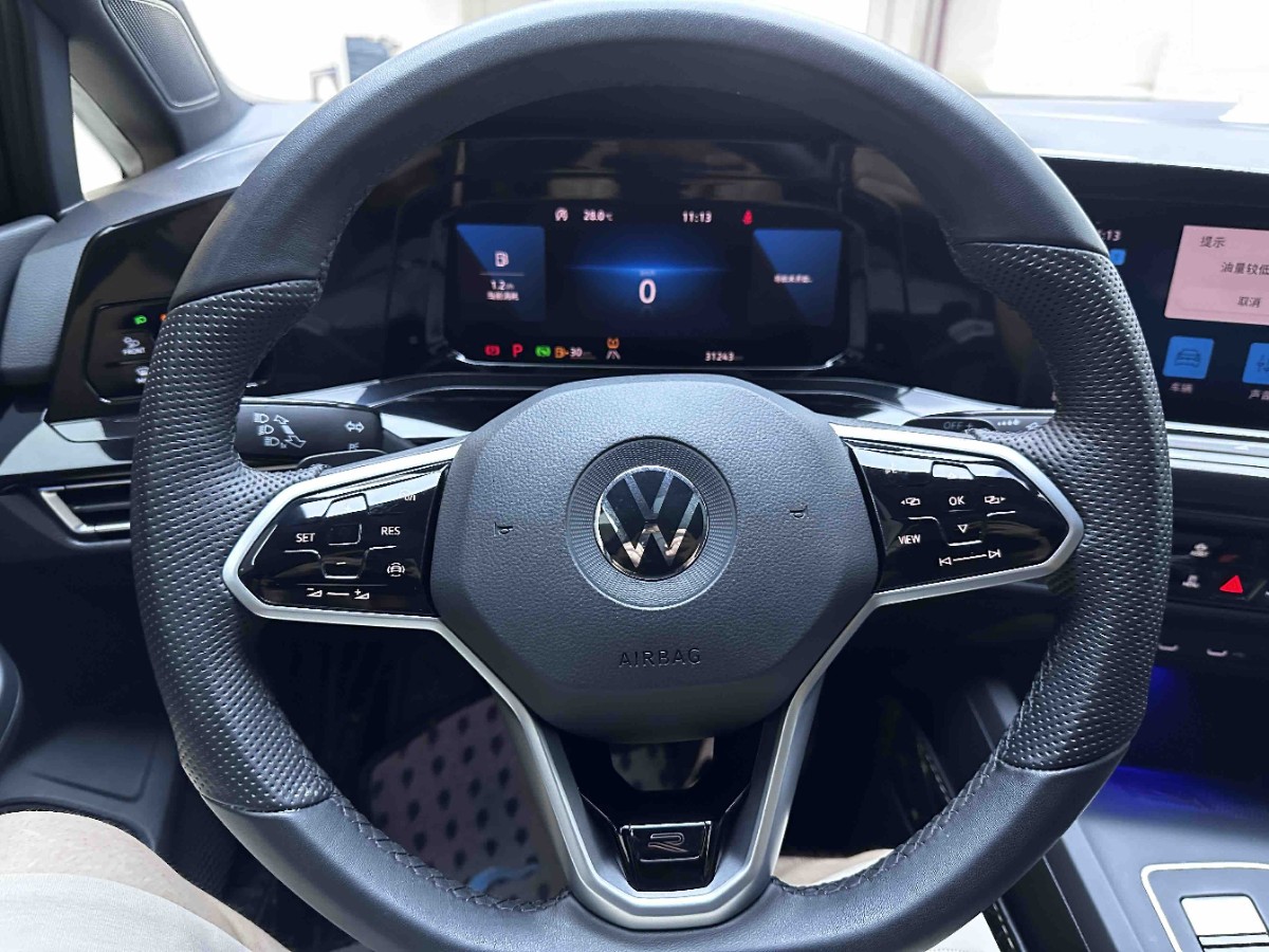 Volkswagen Golf 2023 car image #8