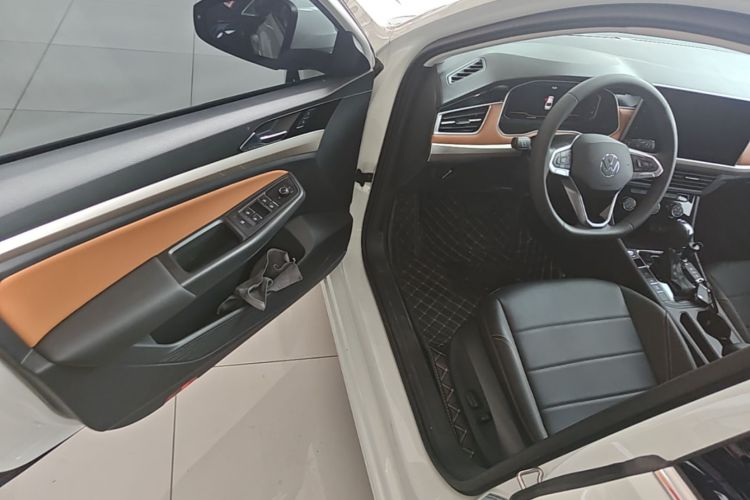 Volkswagen Bora 2024 car image #16