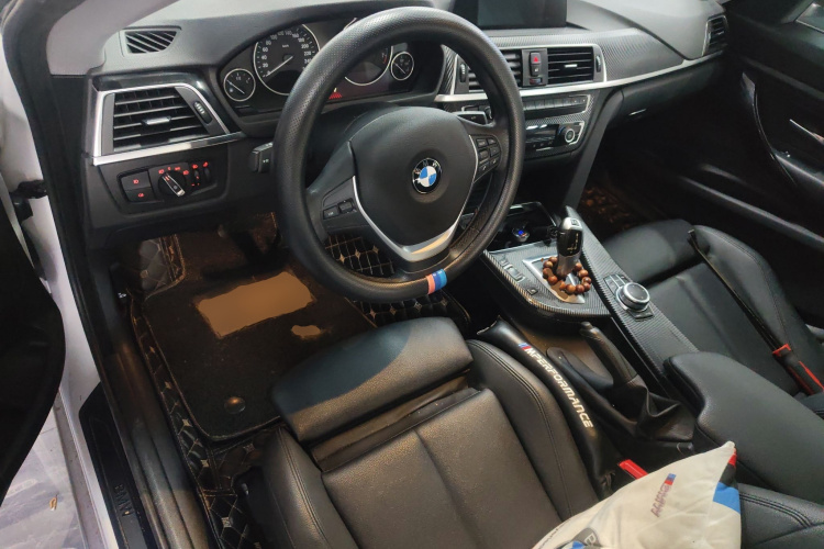 BMW 3 Series GT 2019 imagem de carro #16