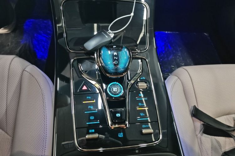 BYD Han 2025 car image #14