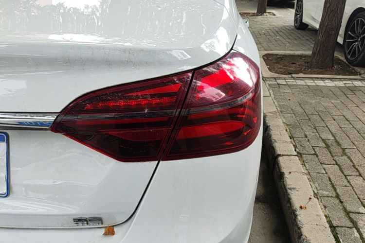 GEELY Emgrand 2019 car image #8