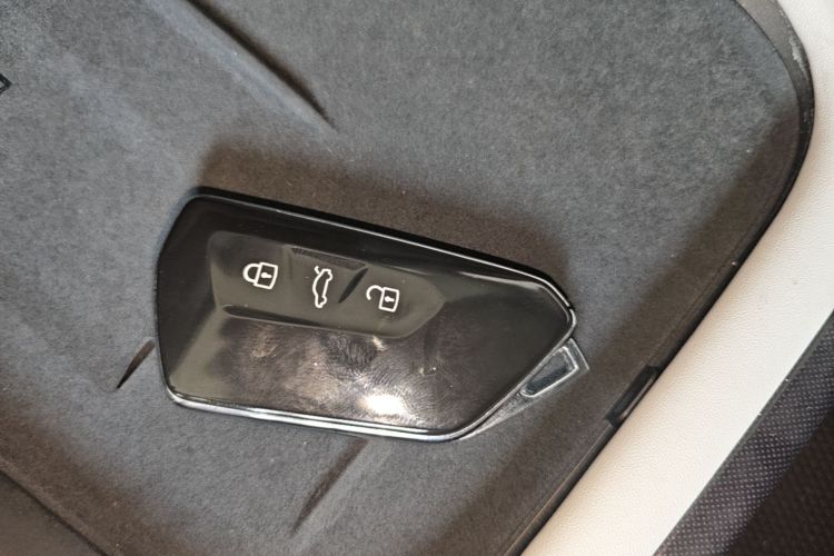 2025 car image #9