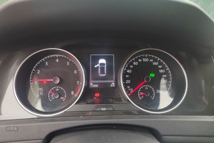 Volkswagen Golf 2020 car image #13