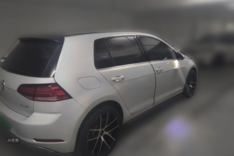 Volkswagen Golf 2018 car image #7