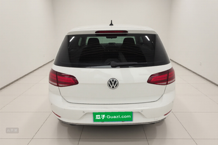 Volkswagen Golf 2020 car image #6
