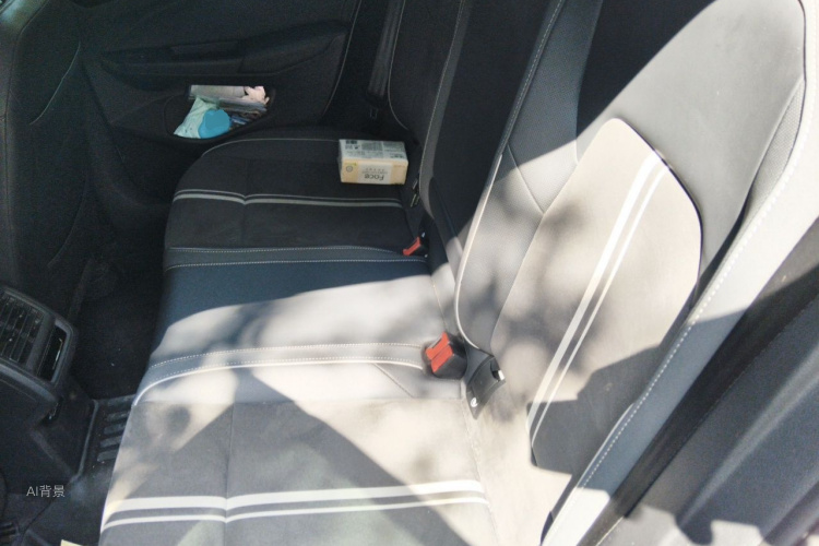 Volkswagen Golf 2023 car image #19
