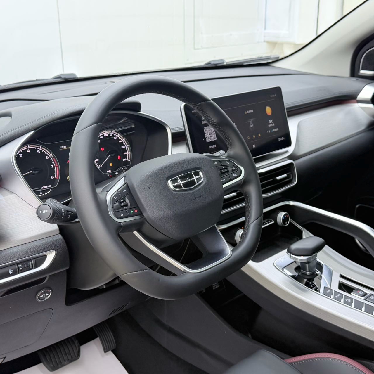GEELY Coolray 2023 car image #7