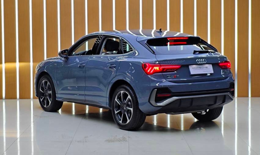 Audi Q3 2023 #8 Audi Q3 2023 car image #8