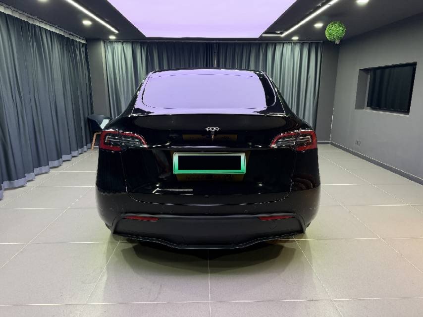 Tesla Model Y 2023 #4 Tesla Model Y 2023 car image #4