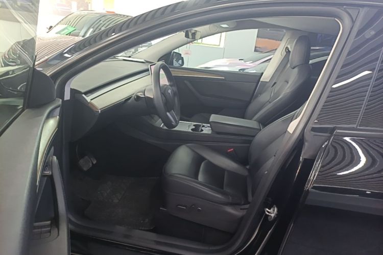 Tesla Model Y 2021 immagine di auto #16