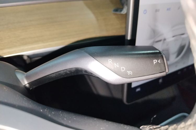 Tesla Model Y 2023 #18 Tesla Model Y 2023 car image #18