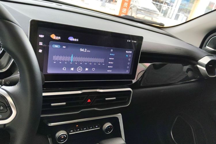 GEELY Coolray 2025 #17 GEELY Coolray 2025 car image #17
