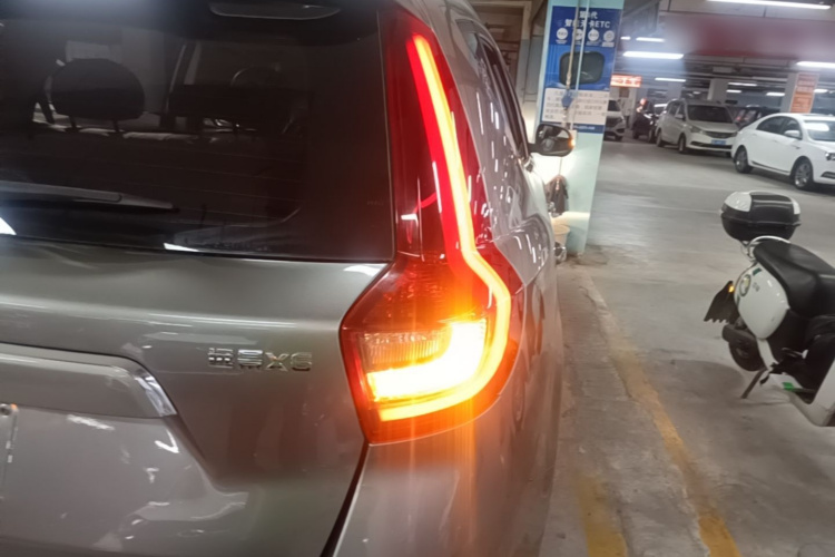 GEELY Vision X6 2019 car image #8